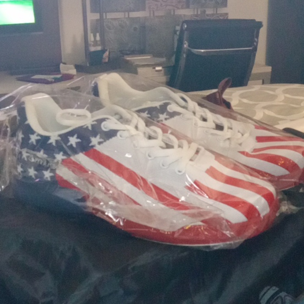 Pyramid track shoes. American Flag